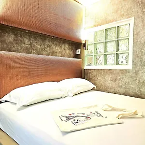 https://central-modern-and-elegant.fr-paris.fr