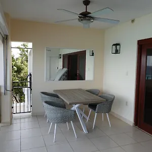 https://bellevue-beach-apartments-5.comcaribbean.com